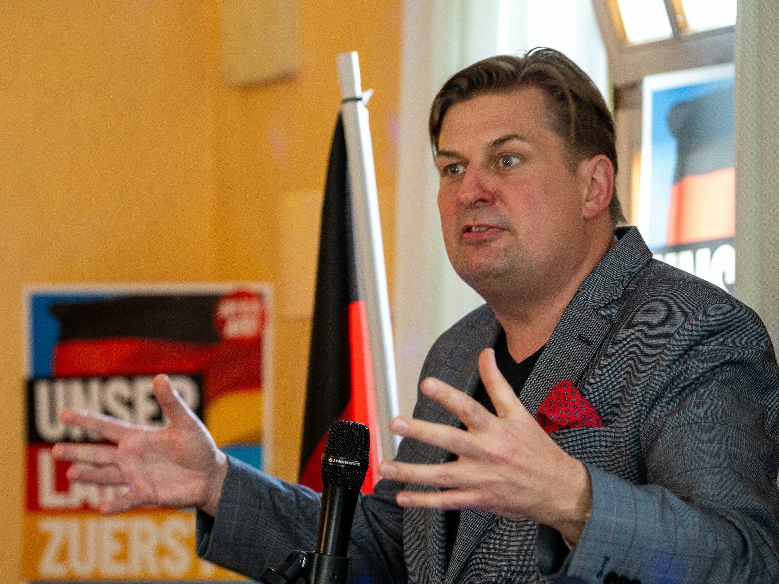 AfD: Partei wurde aus Fraktion im Europaparlament ausgeschlossen
