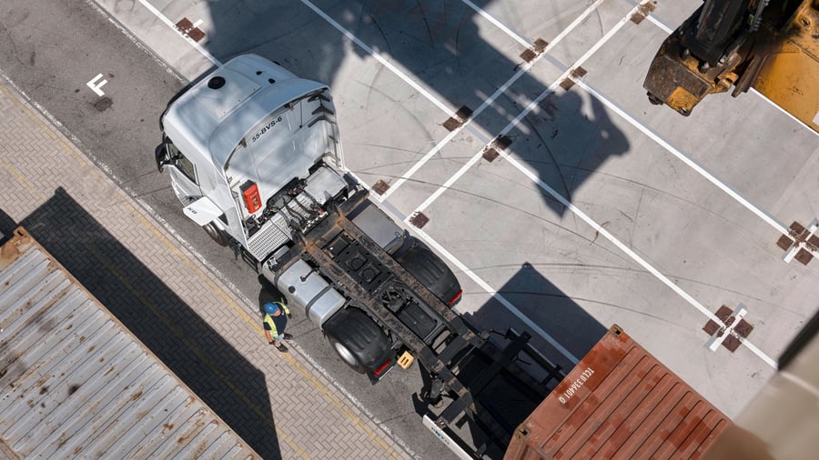 Logistikkatastrophe Niedrigwasser: Lasst autonome Lkw die Lasten von den Rhein-Kähnen übernehmen!
