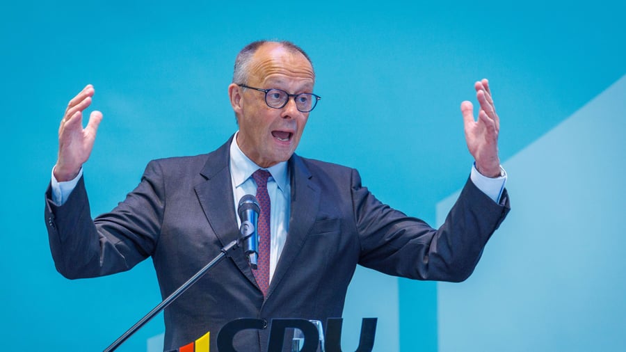 Wahlkampf in Ostdeutschland: Merz beschwört Kraft der Koalit